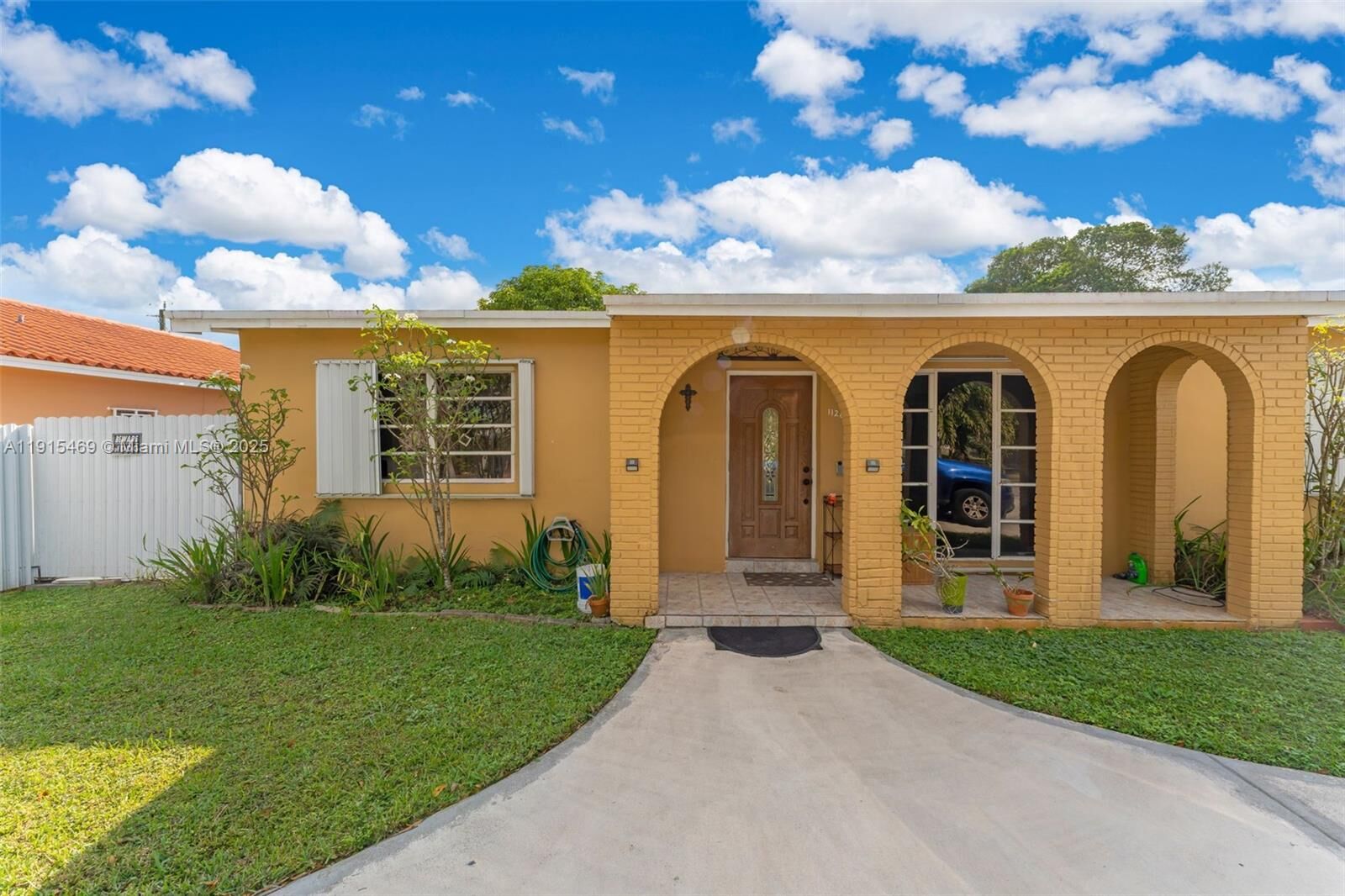Property Photo: 11260 SW 60th Ter FL 33173