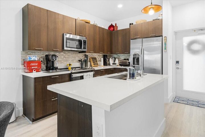 8301 NW 41st St B-309  Doral FL 33166 photo