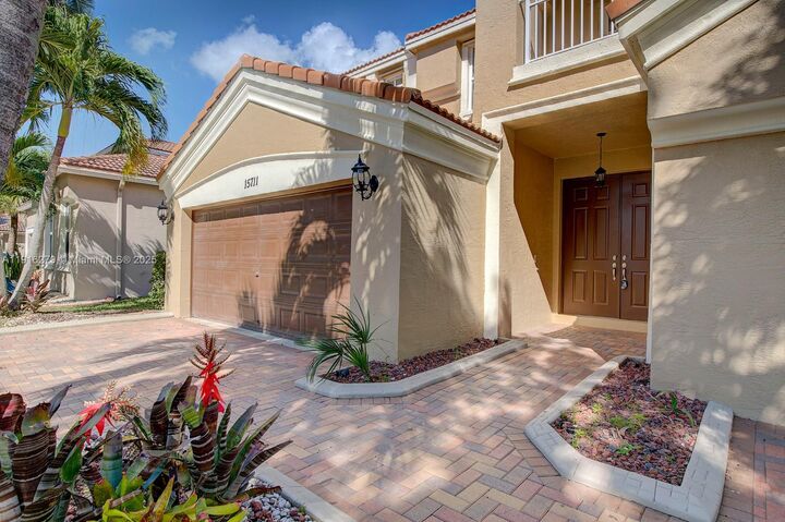 Property Photo: 15711 SW 53rd Ct FL 33027