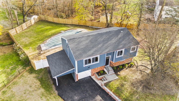 Property Photo:  31 Sussex Place  CT 06905 