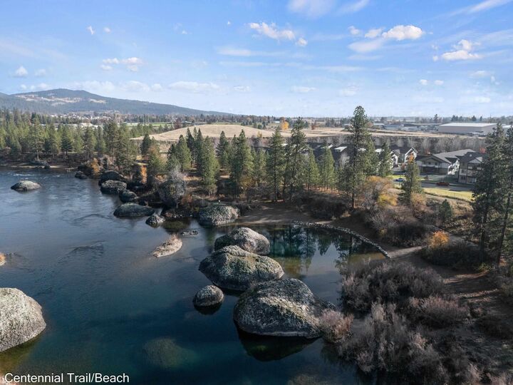 Property Photo: 11406 E Coyote Rock Dr WA 99206