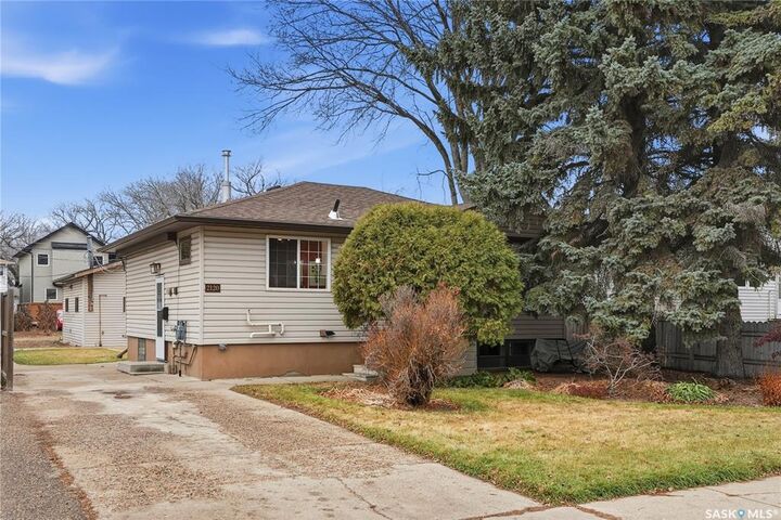 2120 St Andrews Avenue  Saskatoon SK S7M 0M1 photo