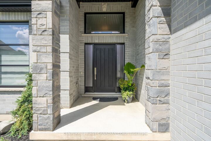 Property Photo: 16 Foxborough Place ON N0M 2P0