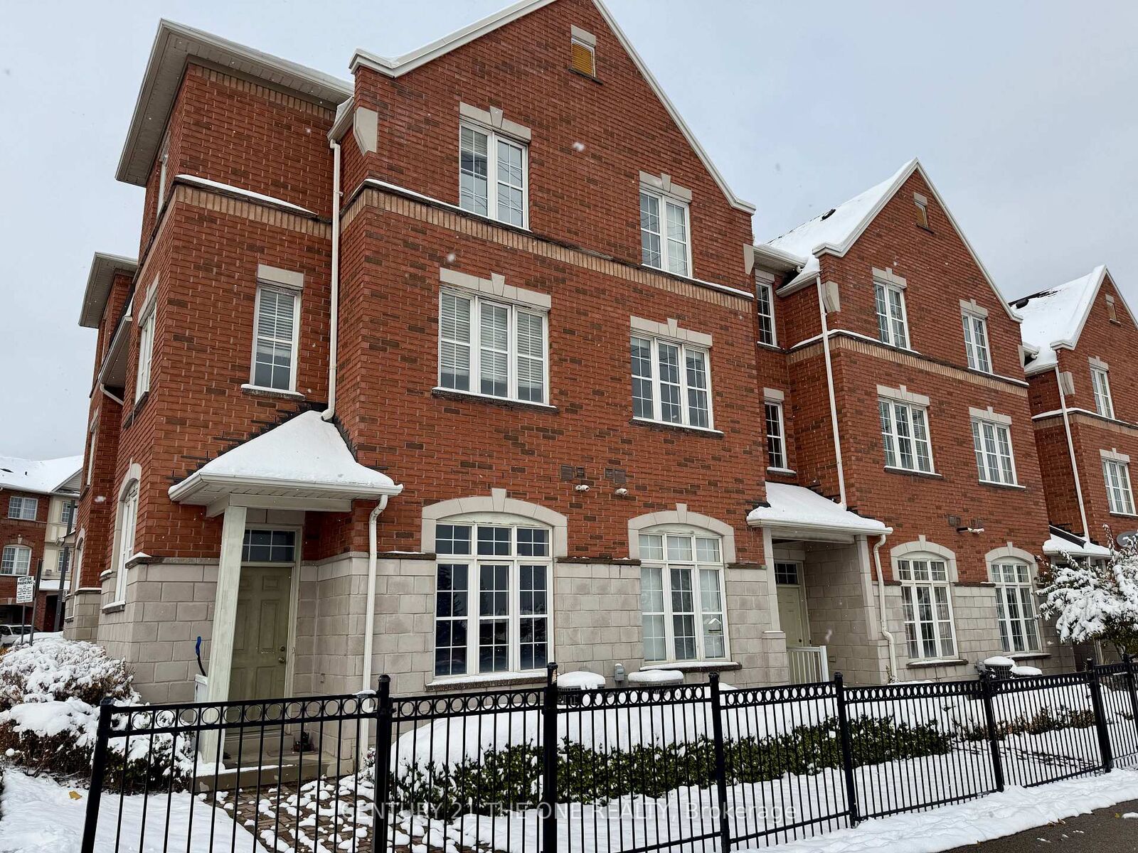 Property Photo: 3030 Breakwater Court 56 ON L5B 4N8