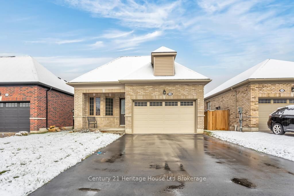 Property Photo: 30 Seaton Crescent ON N4G 0J8