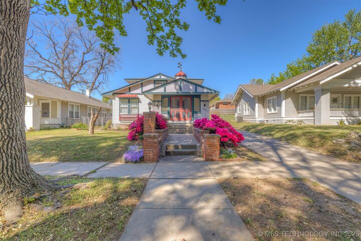 Property Photo: 1408 S Elwood Avenue OK 74119