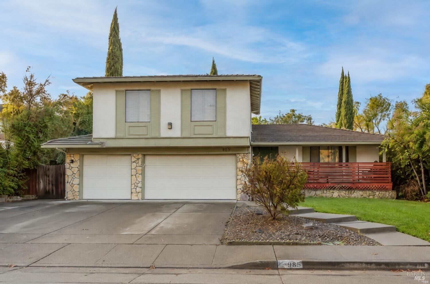 Property Photo:  989 Suffolk Way  CA 94533 