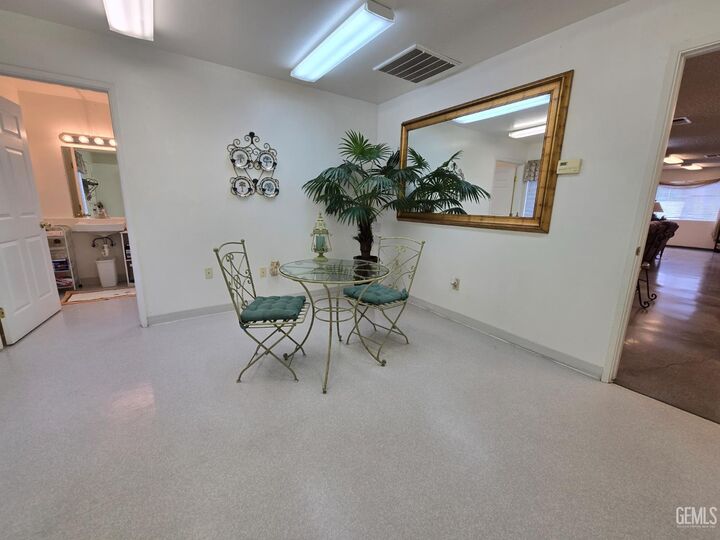 Property Photo:  7815 Niles Street  CA 93306 
