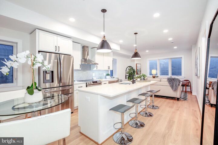 Property Photo:  1009 Rhode Island Avenue NE 1  DC 20018 