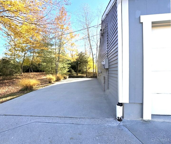 Property Photo:  7197 Woodridge Drive  OH 45230 