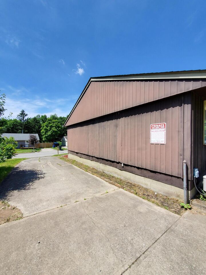 Property Photo: 2640 Milverton Way OH 43224