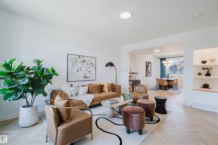 Property Photo:  1504 Siskin Link Link NW  AB T5S 0W3 