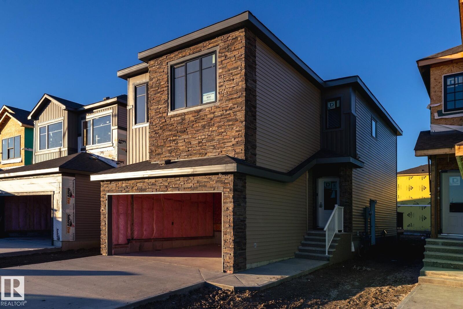 Property Photo: 86 Gladstone Bend AB T7X 4E6