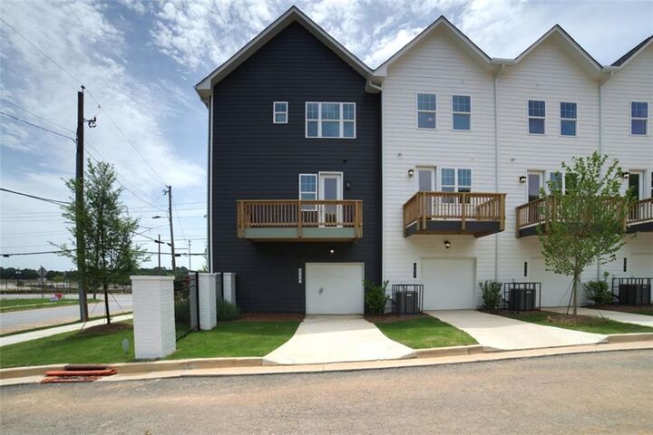 Property Photo:  208 Mission Way SE  GA 30315 