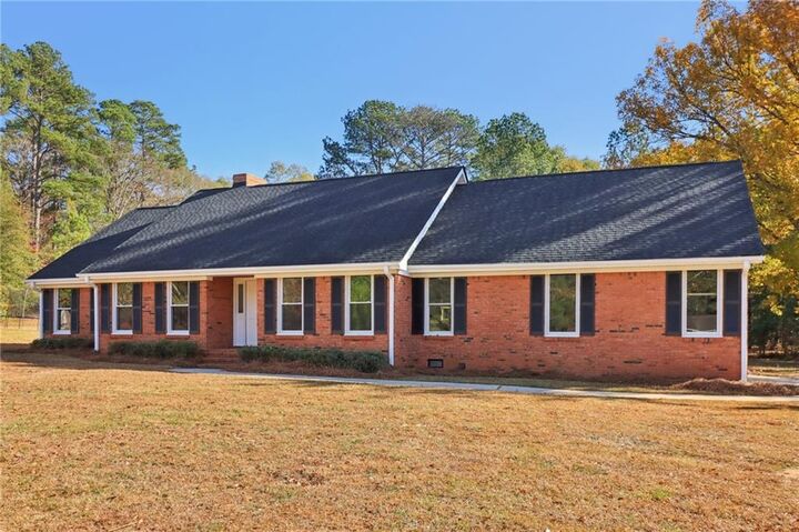 Property Photo: 135 Willow Lake Lane GA 30277