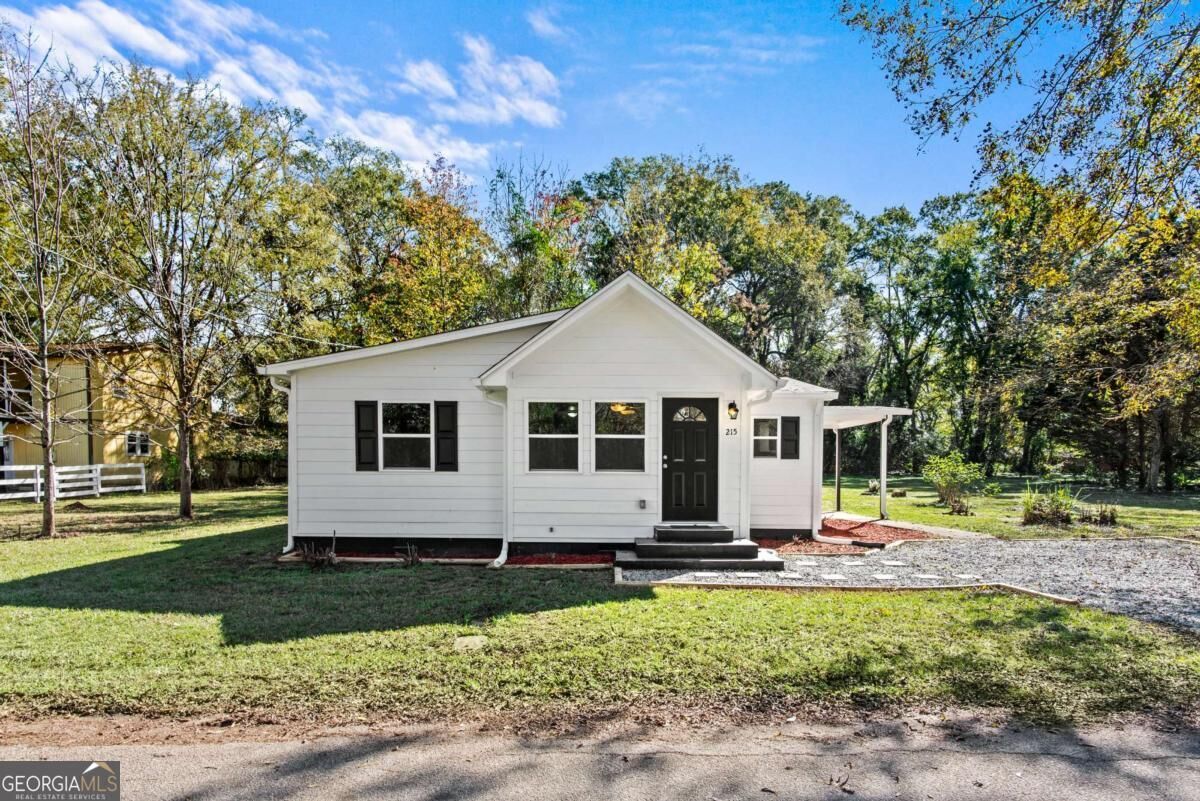 Property Photo:  215 Hunter Street  GA 30669 