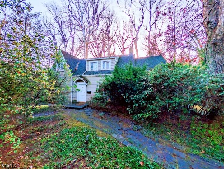 Property Photo:  296 Glen Ave  NJ 07078 