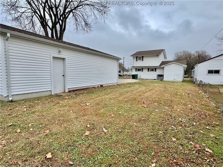Property Photo:  215 Ohio Avenue N  WV 25177 