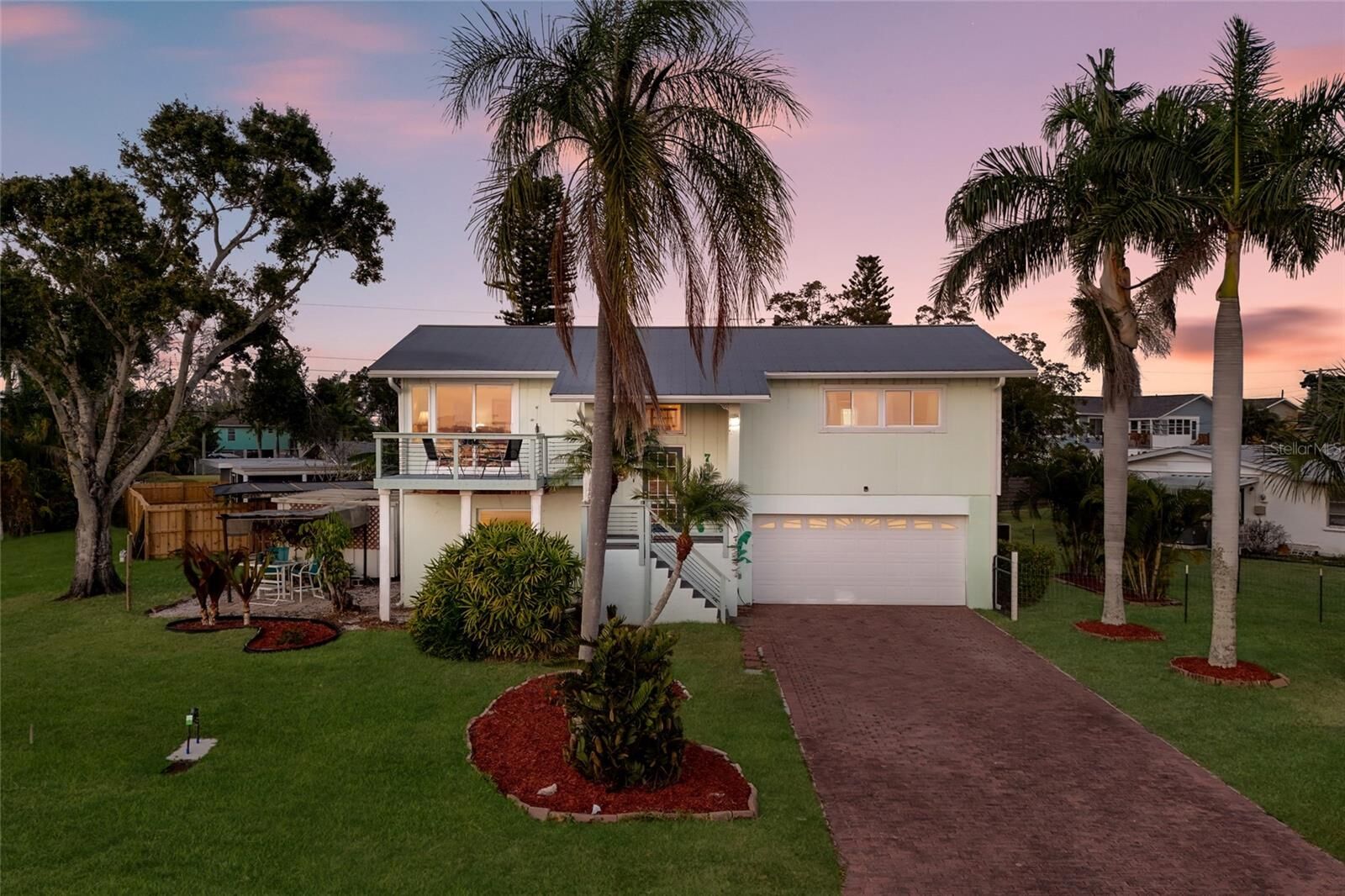 Property Photo:  724 44th Street Court W  FL 34221 