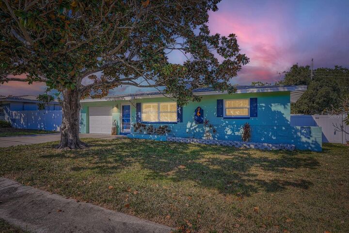 Property Photo: 11373 110th Avenue FL 33778