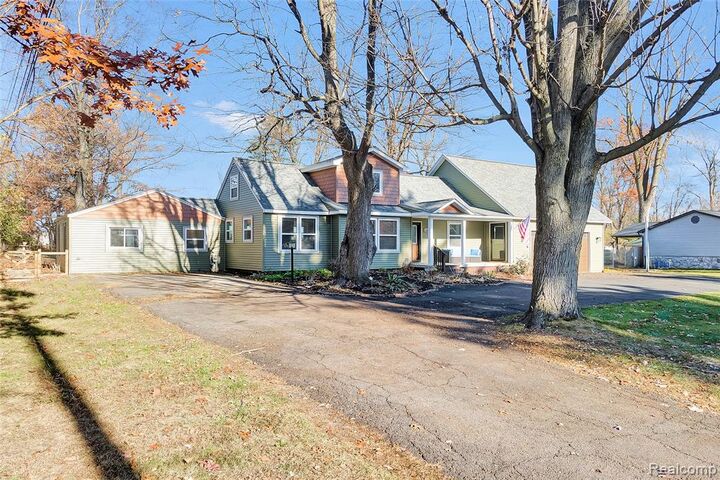 Property Photo:  34682 Beacon Street  MI 48150 1436 