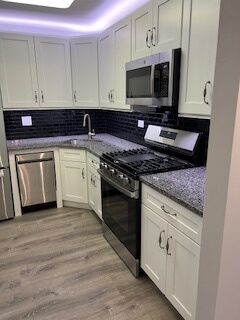 Property Photo: 2050 Valencia Drive 300C IL 60062