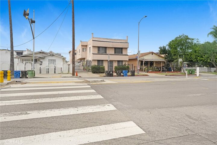 Property Photo:  6613 S Figueroa  CA 90003 