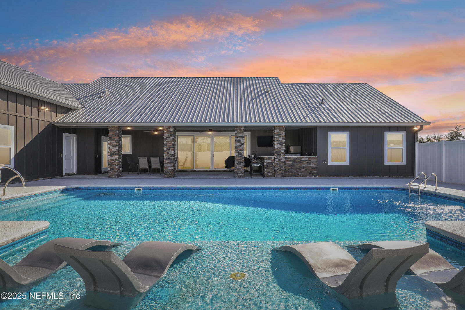 Property Photo:  37160 Old Pineridge Rd Road  FL 32046 