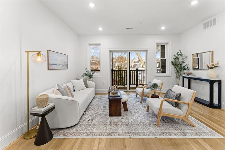 Property Photo:  272 Lincoln Street 302  MA 01752 