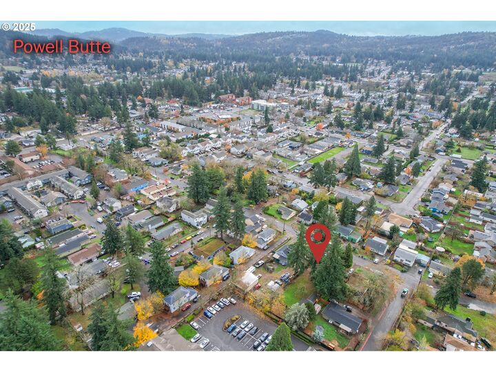 Property Photo:  11719 SE Boise St  OR 97266 