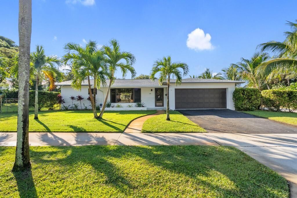 Property Photo:  330 W Ocean Avenue  FL 33435 