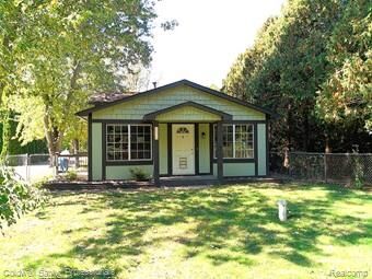 Property Photo: 3225 Oakridge Drive MI 48356