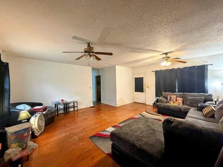 Property Photo:  1360 South T Place  IN 47374 