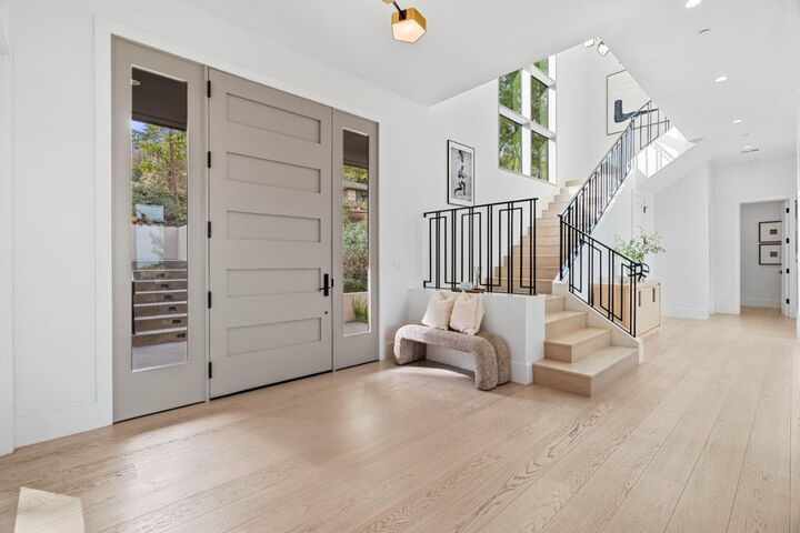 Property Photo:  60 Glengarry Way  CA 94010 