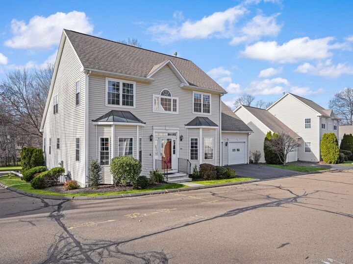 Property Photo:  101 Royals Court  CT 06611 