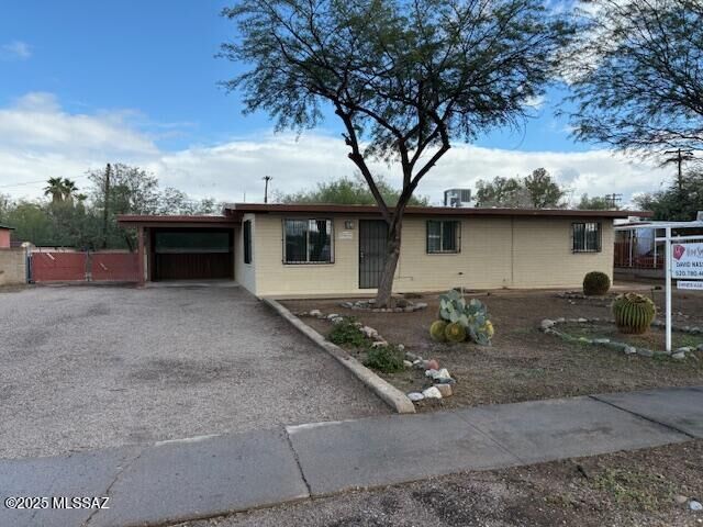 Property Photo:  909 S Fordham Drive  AZ 85710 