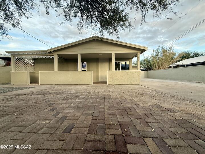 3220 N Romero Road  Tucson AZ 85705 photo