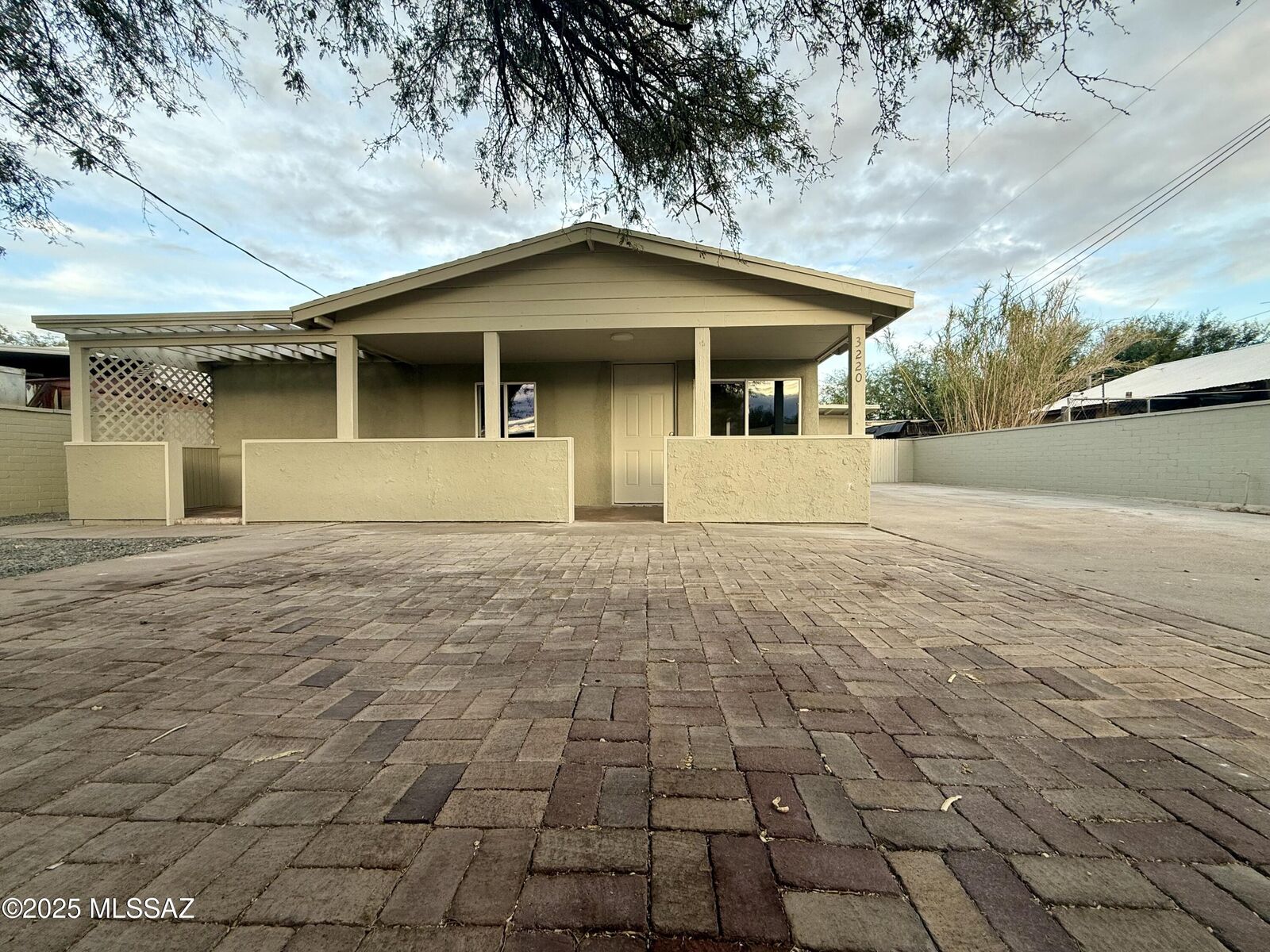 Property Photo:  3220 N Romero Road  AZ 85705 