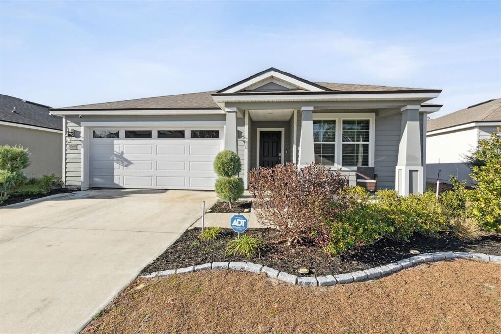 Property Photo:  75025 Trestle Court  FL 32097 