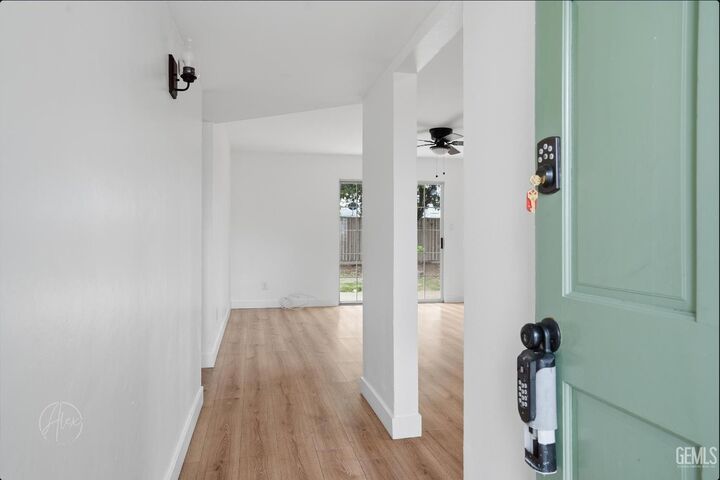 Property Photo:  2617 Earlene  CA 93304 