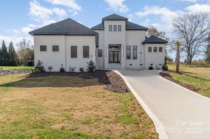 Property Photo: 8306 Rolling Fields Road NC 28227