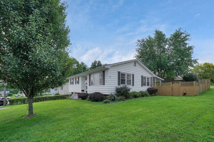 Property Photo: 452 Spring Street OH 43130