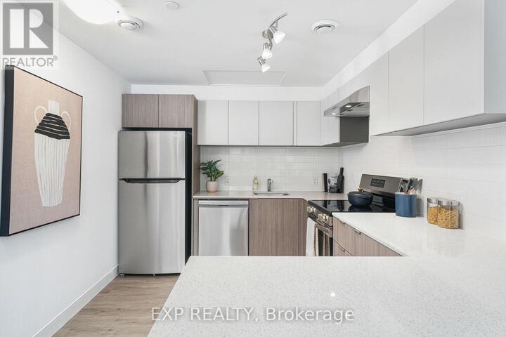 Property Photo:  100 Manett Crescent Th2  ON L6X 5R8 