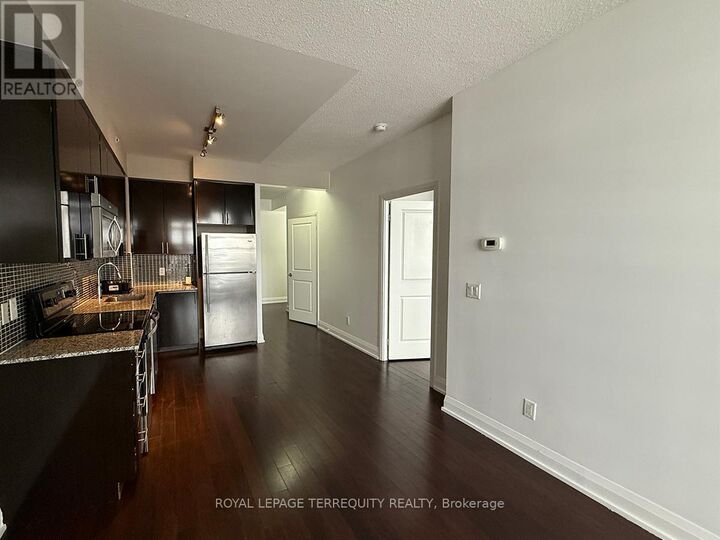 Property Photo:  75 North Park Road Lph209  ON L4J 0H8 