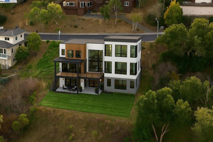 Property Photo: 8421 Wildcat Dr CA 94530