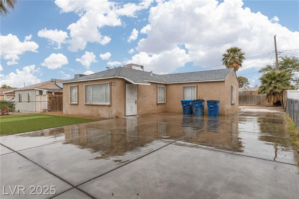 Property Photo:  517 Lillis Avenue  NV 89030 