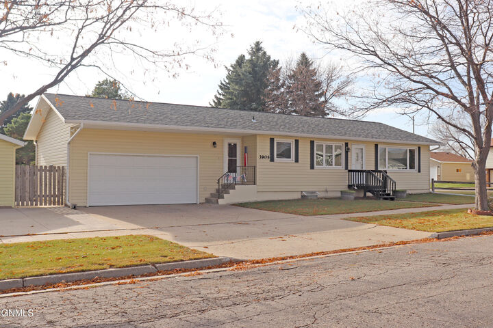 Property Photo:  3905 42nd Street NW  ND 58554 