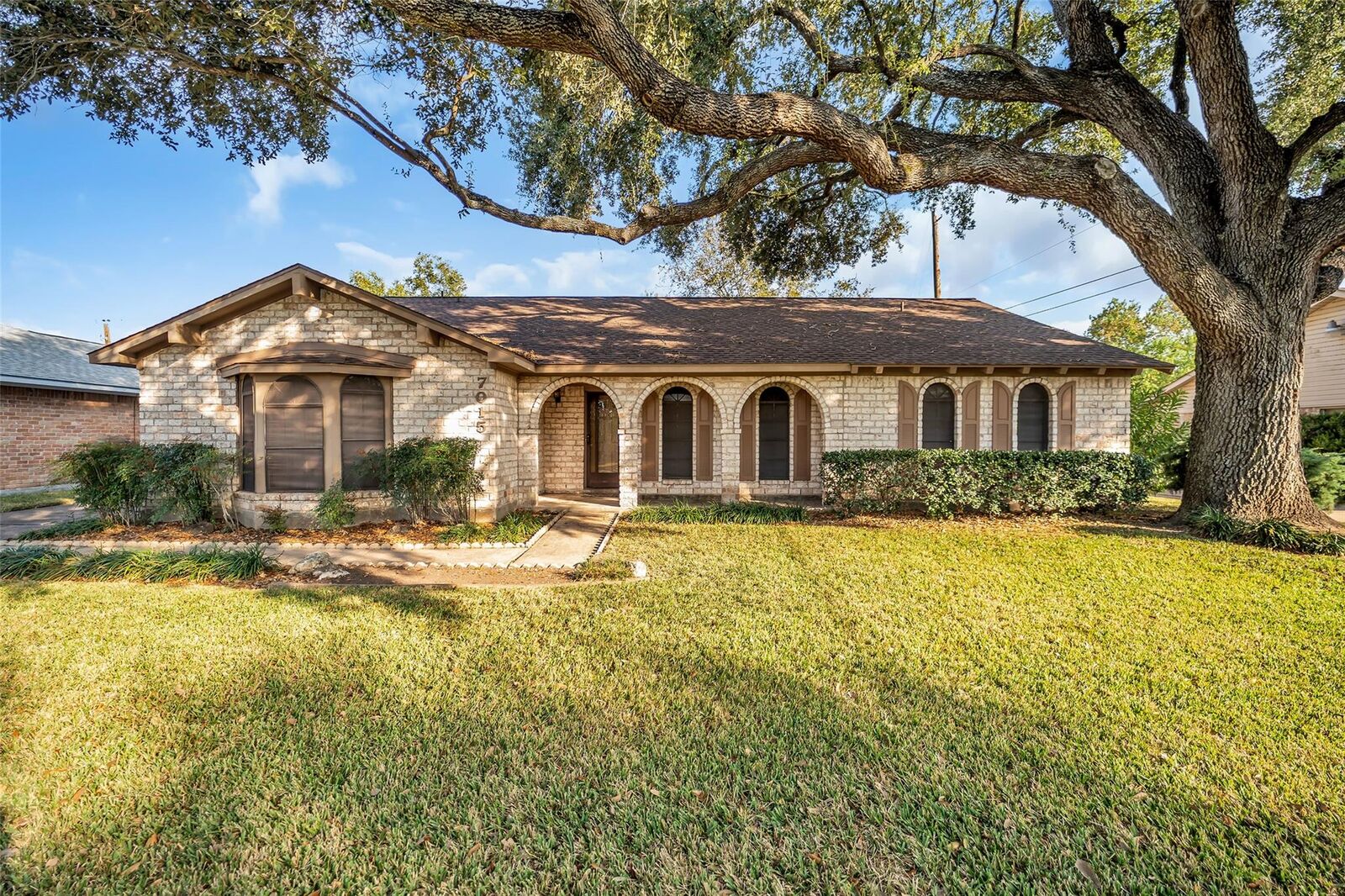 Property Photo: 7015 Lacy Hill Drive TX 77036