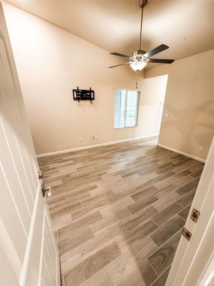 Property Photo:  2025 Madeline Drive  CA 93230 