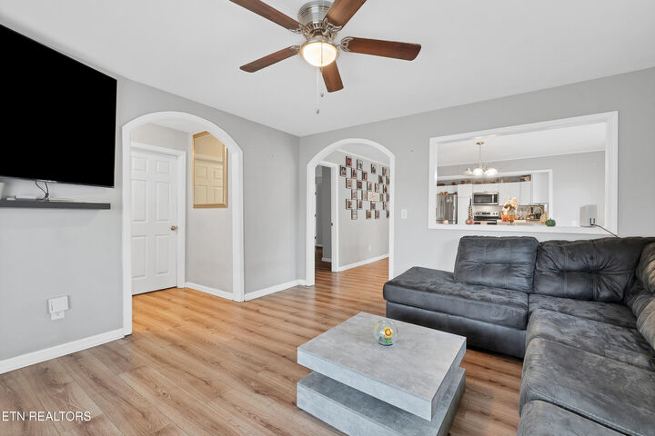 Property Photo: 200 Pennsylvania Ave TN 37331